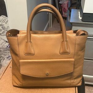 Tory Burch Leather Tote & Crossbody Royal Tan with strap and a dust bag